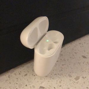 Apple AirPod Charging Case, mint condition.